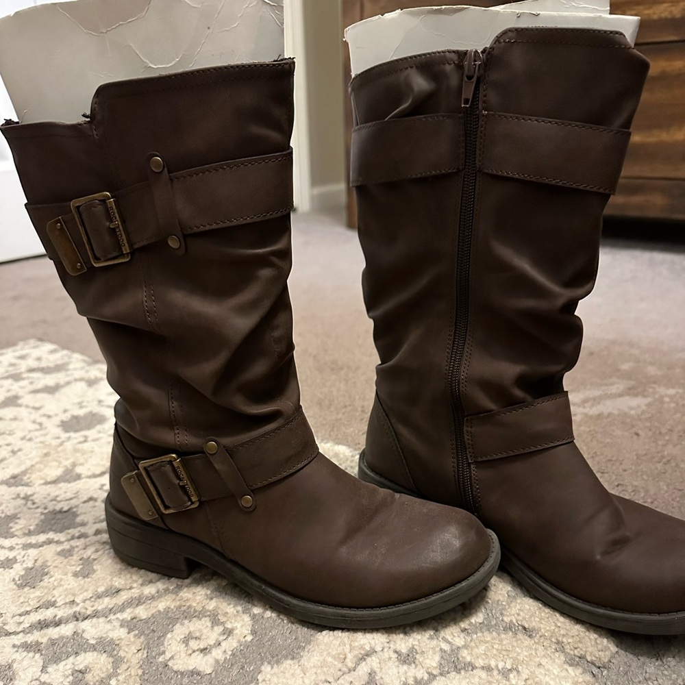 Rocket Dog brown boots